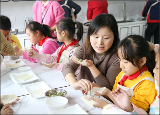 農(nóng)場(chǎng),果園,花園,小廚,集市...上海這所小學(xué)的特色勞動(dòng)實(shí)踐園地收獲滿滿！